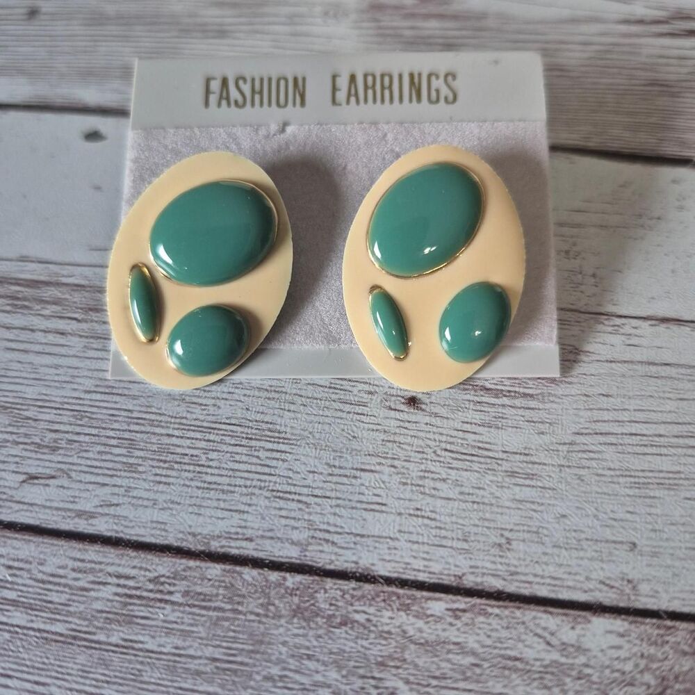 Funky Deco 1980s Deco Oval Earrings